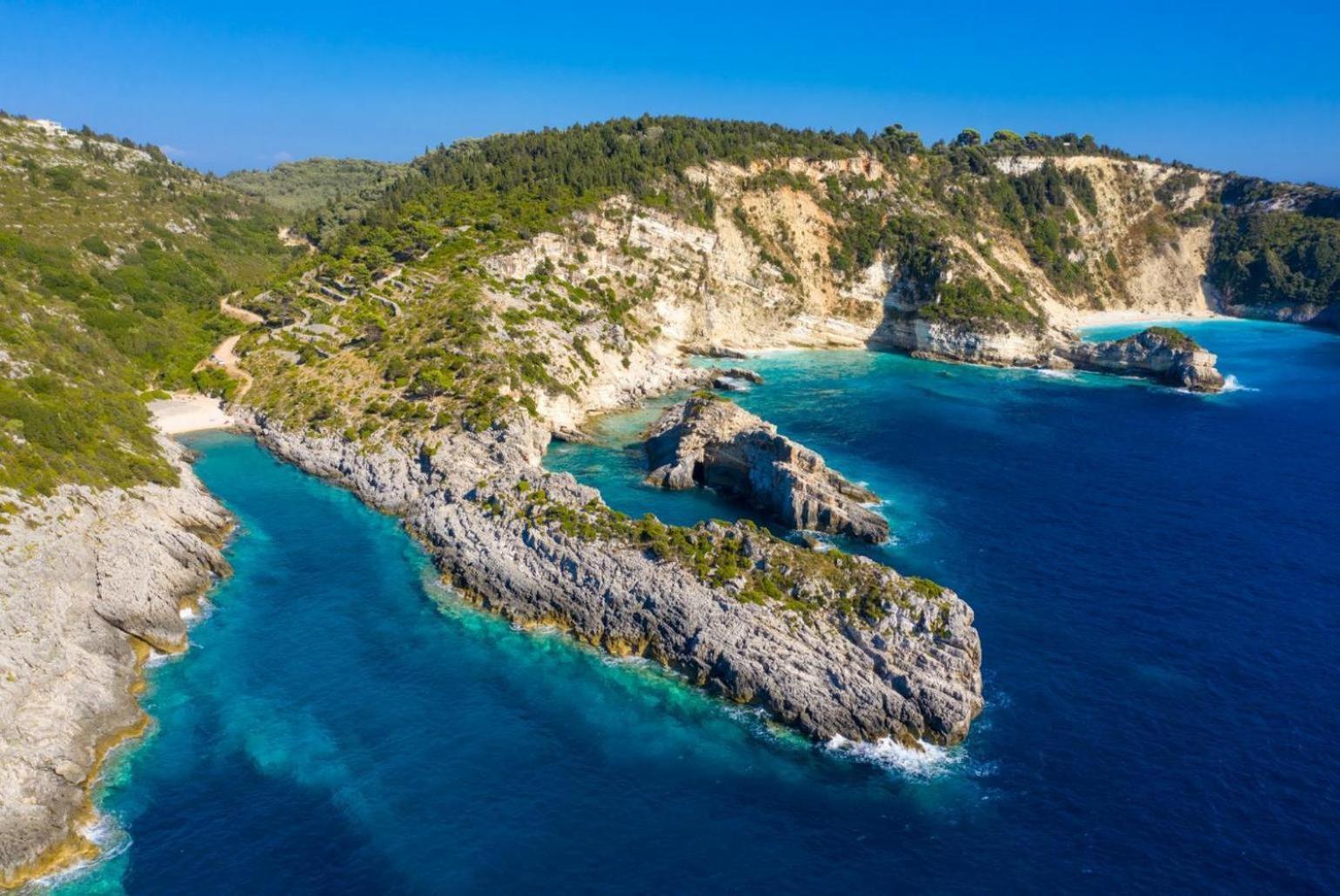 Dimitris Villa *